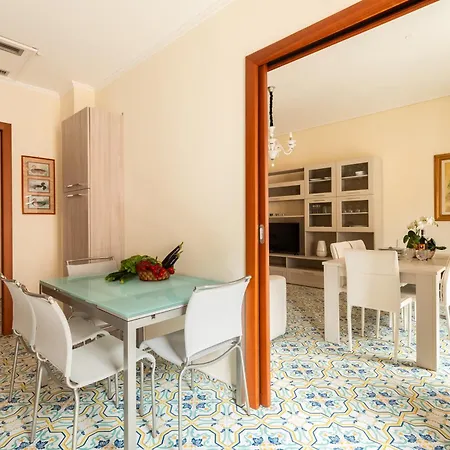 Yourhome - Domus Апартаменты Сорренто